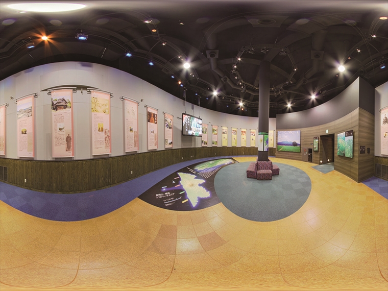 ジオパークのインフォメーションが確認できる鳥海温泉遊楽里