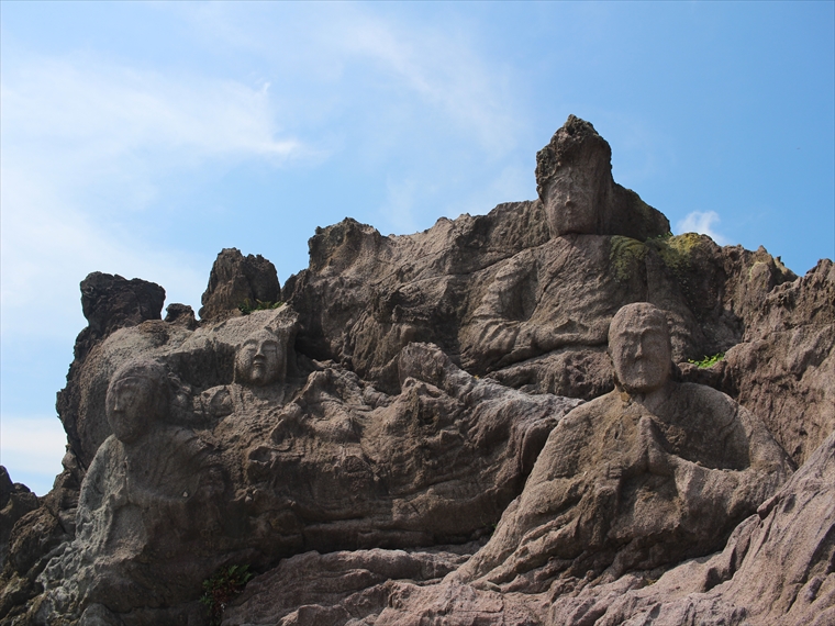 漁師たちの供養と海上安全を願って彫られた十六羅漢