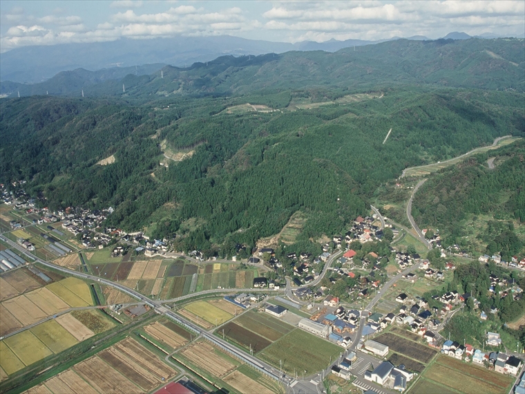 上空からみた庄内平野東縁断層帯【山形県】