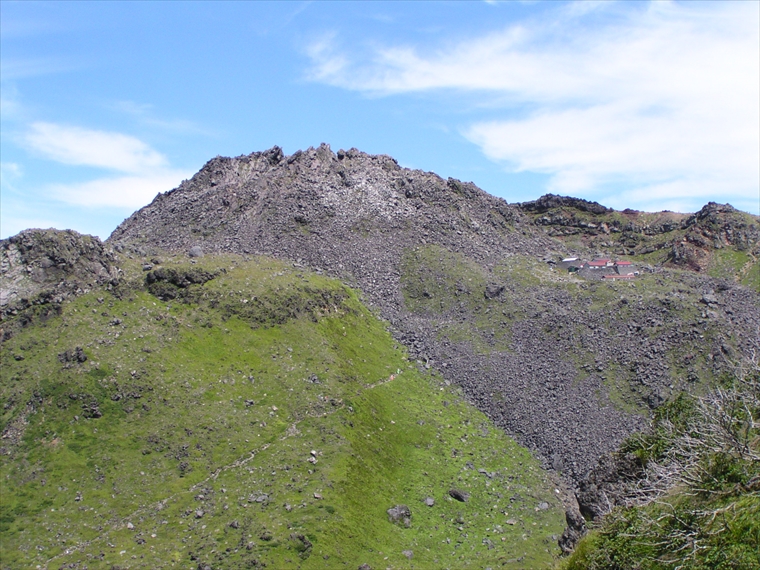 新山溶岩ドームと火山弾の様子【山形県】