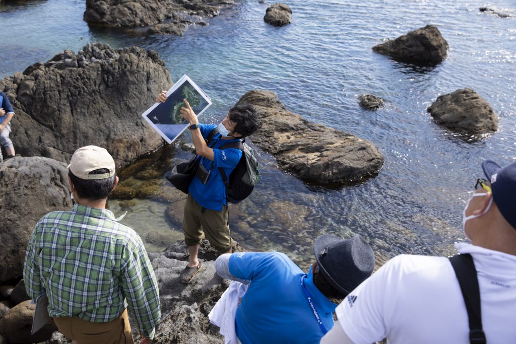 ジオガイドが説明する時の様子