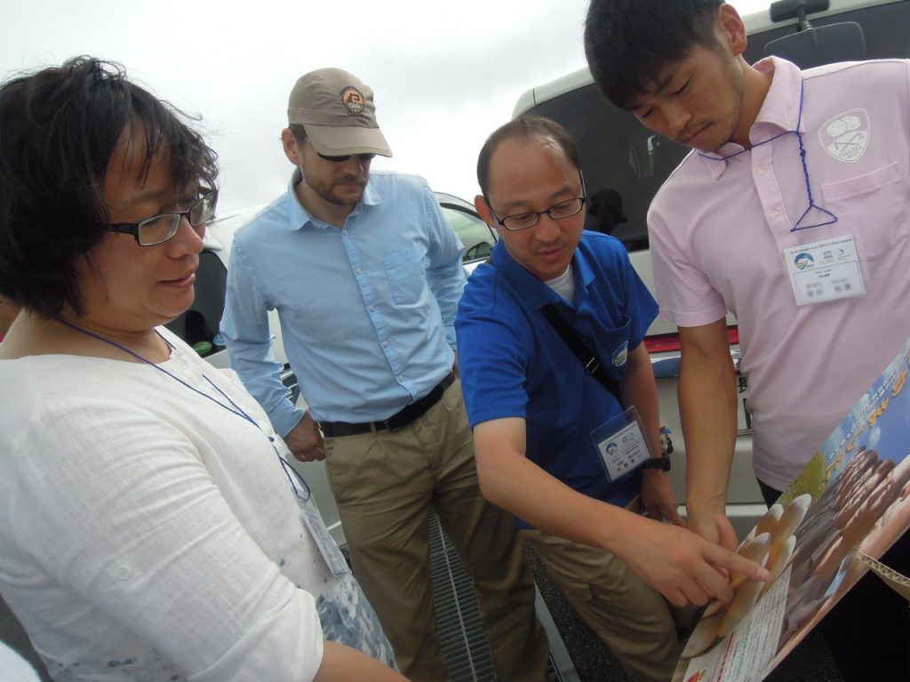 島原半島UGGPで世界ジオパーク審査に対応する大野氏