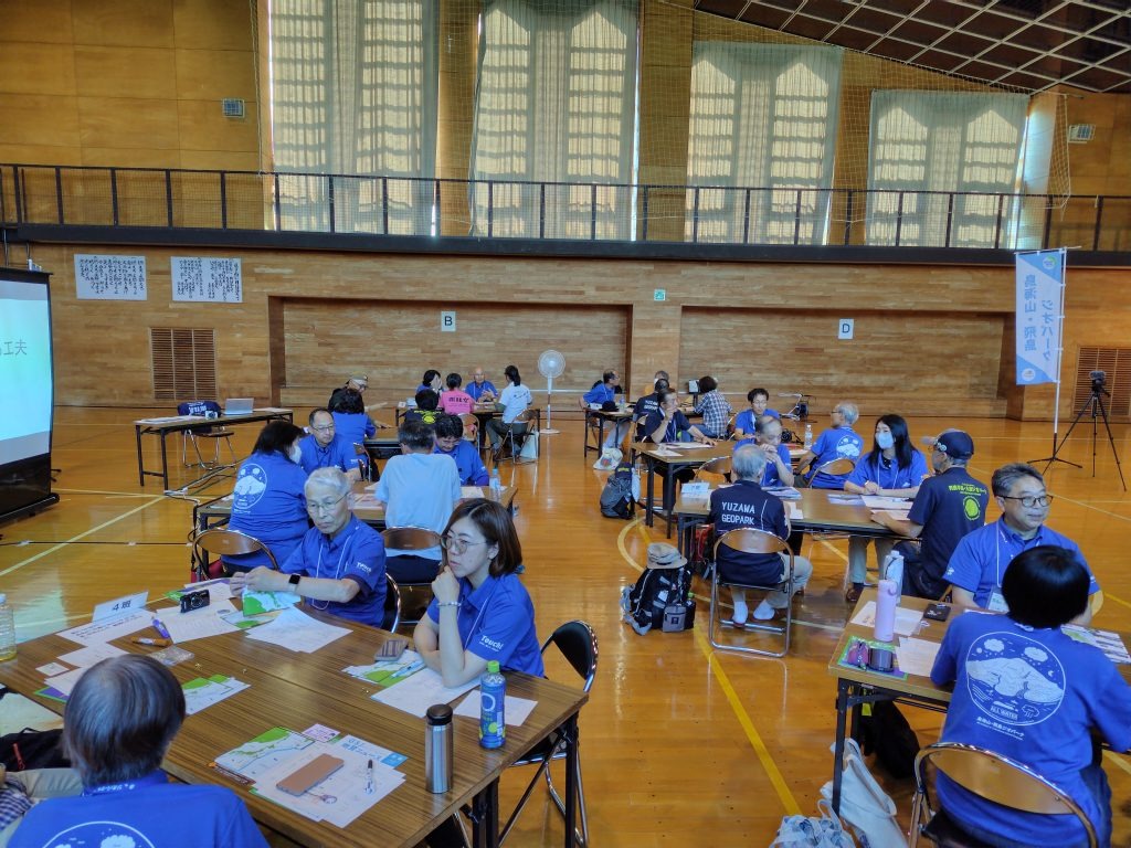 情報共有をしている様子