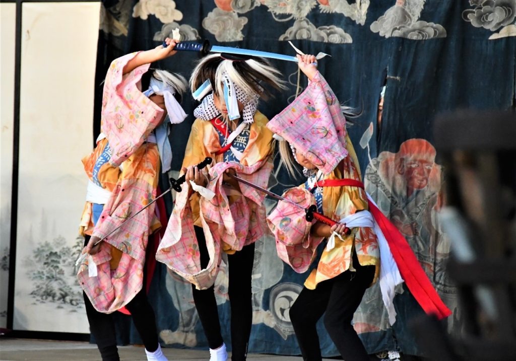 「まいーれ」にて行われた公演のようす